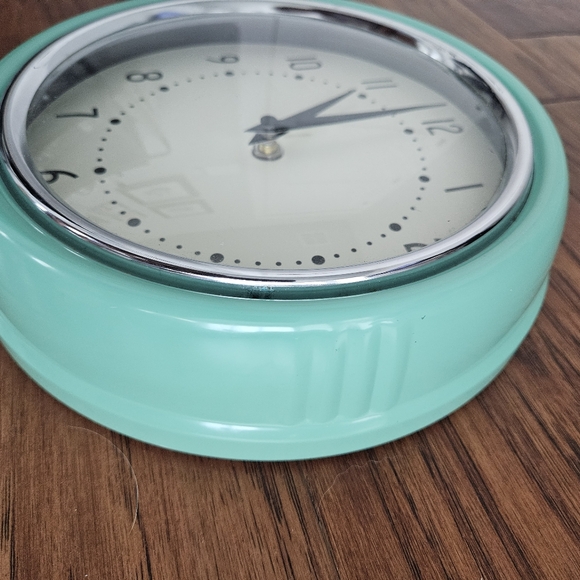 RILEY WALL CLOCK - Picture 2 of 4